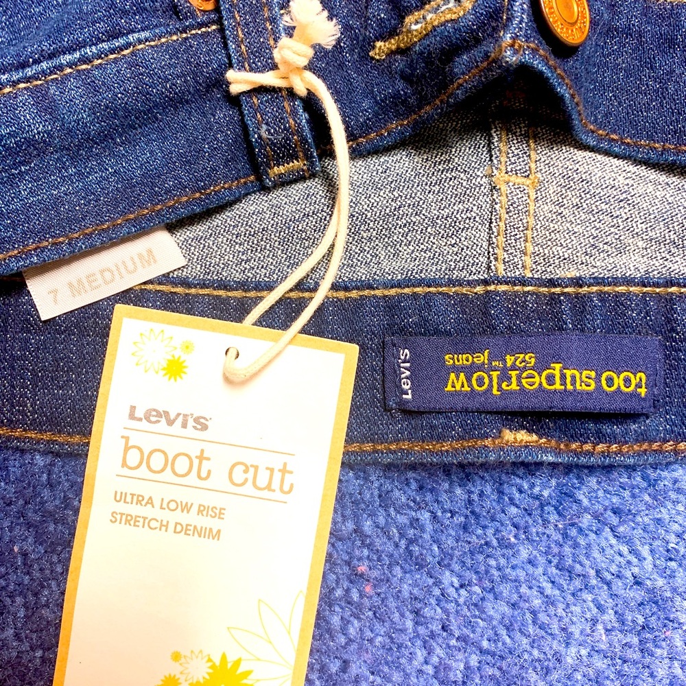 7 medium Levi’s jeans ladies juniors new with tag
